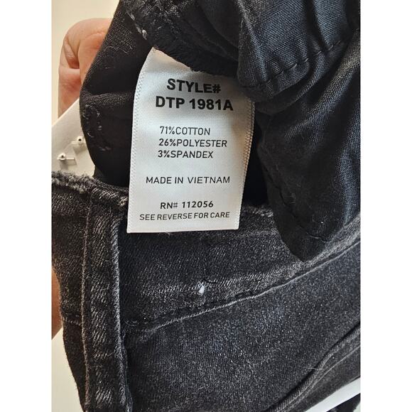 NWT Zenana sz S black grunge stretch pull on shorts raw hem comfort casual NEW - Picture 3 of 7